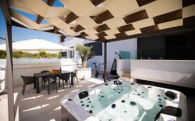 Sopic Luxury Apartment With Private Whirlpool